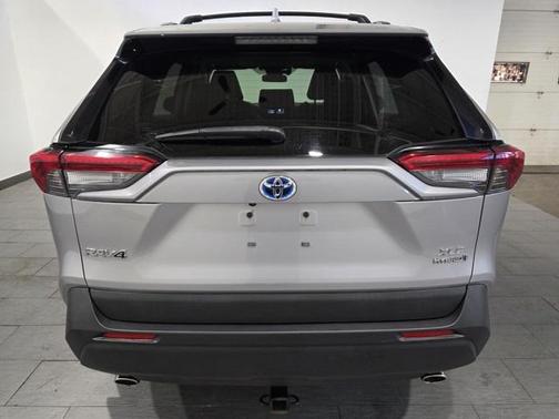 2020 Toyota RAV4 Hybrid XLE