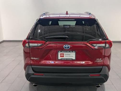 2022 Toyota RAV4 Hybrid XLE