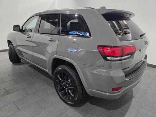 2022 Jeep Grand Cherokee Laredo