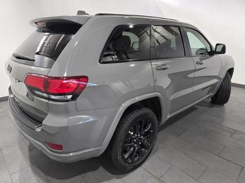 2022 Jeep Grand Cherokee Laredo