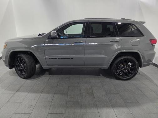 2022 Jeep Grand Cherokee Laredo