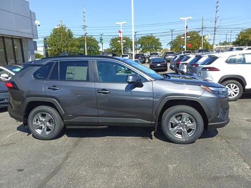 2025 Toyota RAV4 Hybrid XLE