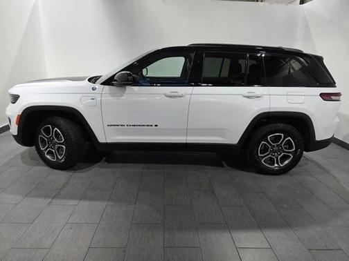 2022 Jeep Grand Cherokee 4xe Trailhawk