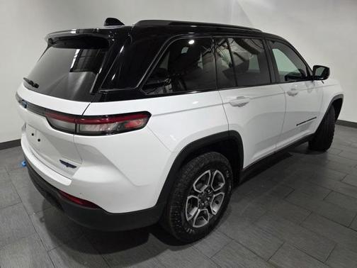 2022 Jeep Grand Cherokee 4xe Trailhawk