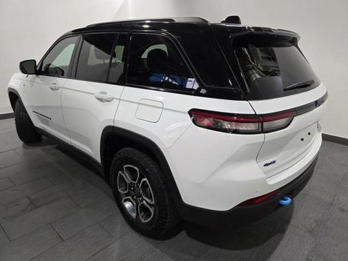 2022 Jeep Grand Cherokee 4xe Trailhawk