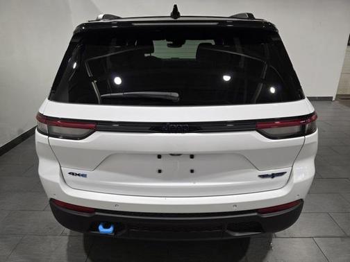 2022 Jeep Grand Cherokee 4xe Trailhawk