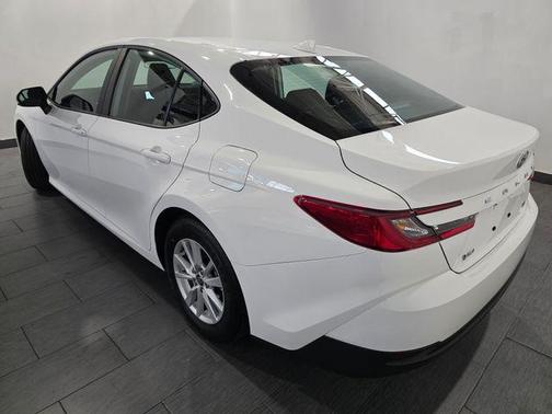 Ice 2026 Toyota Camry LE