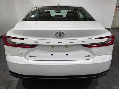 Ice 2026 Toyota Camry LE