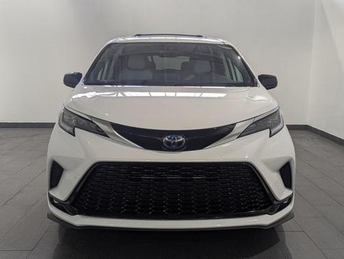 2022 Toyota Sienna XSE 7 Passenger