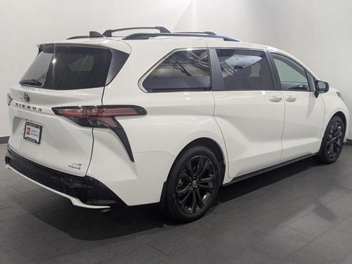 2022 Toyota Sienna XSE 7 Passenger