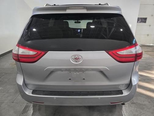 2015 Toyota Sienna XLE Premium