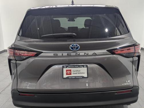 2021 Toyota Sienna LE