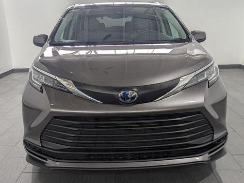 2021 Toyota Sienna LE