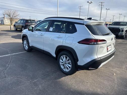 2026 Toyota Corolla Cross LE