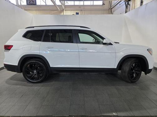 2022 Volkswagen Atlas 3.6L SE w/Technology