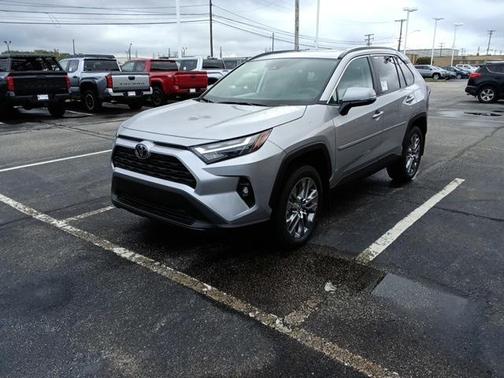 2025 Toyota RAV4 XLE Premium