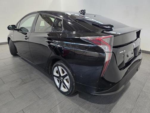 2016 Toyota Prius Four Touring