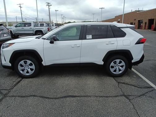 2025 Toyota RAV4 LE