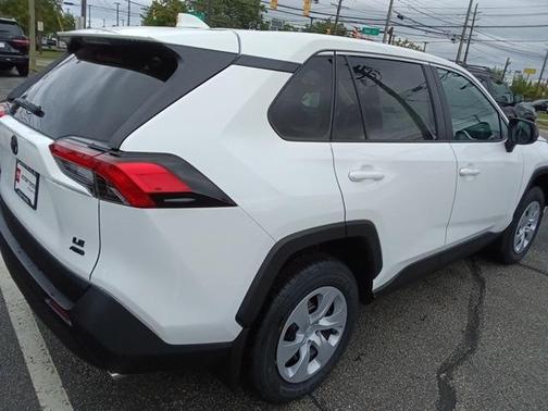 2025 Toyota RAV4 LE