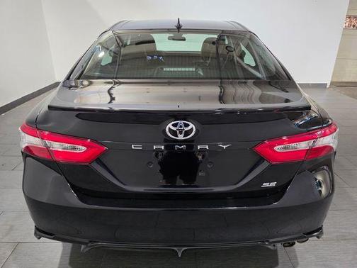 Midnight Black Metallic 2020 Toyota Camry SE