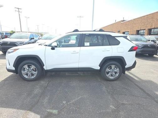 2025 Toyota RAV4 XLE