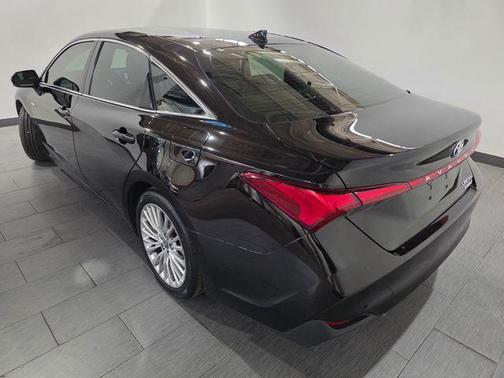 2021 Toyota Avalon Hybrid Limited