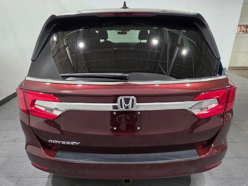 Deep Scarlet Pearl 2019 Honda Odyssey EX-L