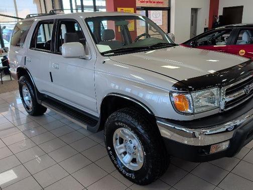 Desert Dune Metallic 1999 Toyota 4Runner SR5