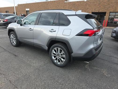 2025 Toyota RAV4 XLE Premium