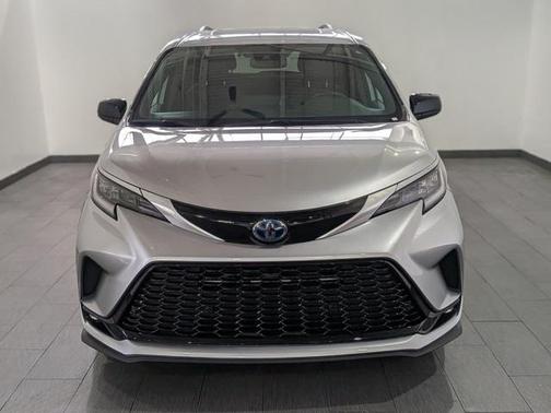 2022 Toyota Sienna XSE 7 Passenger