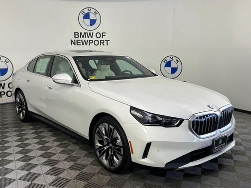 Mineral White Metallic 2026 BMW 530 530i xDrive