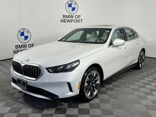 Mineral White Metallic 2026 BMW 530 530i xDrive