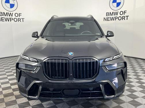 Black Sapphire Metallic 2025 BMW X7 xDrive40i