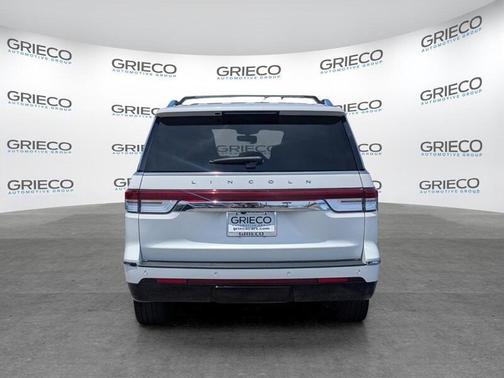 Pristine White Metallic Tri-Coat 2023 Lincoln Navigator Reserve