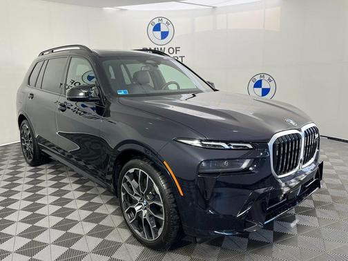 2025 BMW X7 M60i