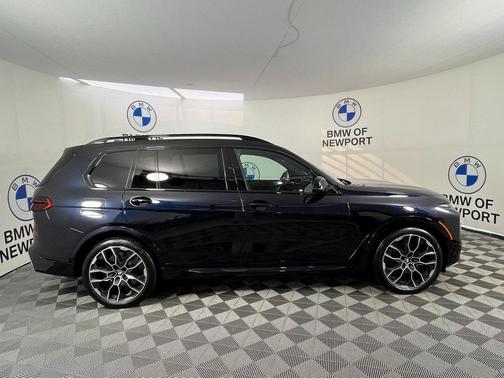 2025 BMW X7 M60i