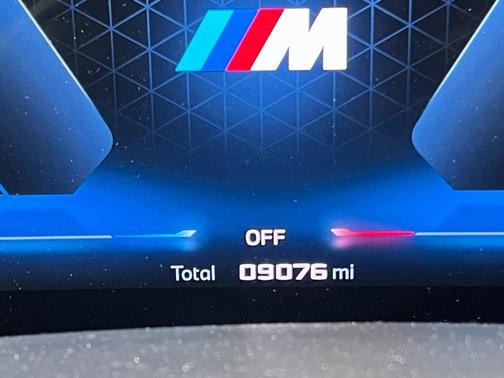2025 BMW X7 M60i