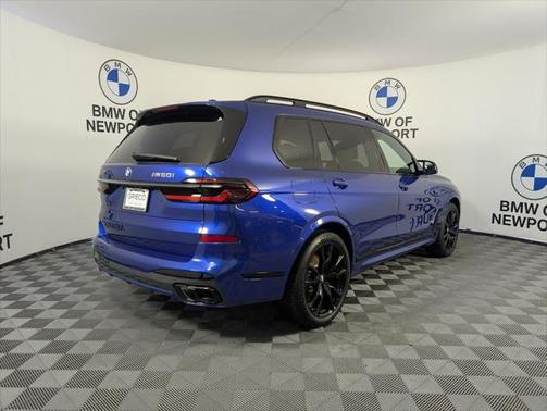 2025 BMW X7 M60i