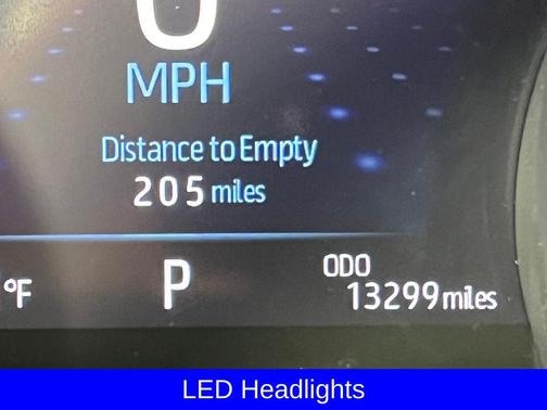 Ice 2024 Toyota Camry LE