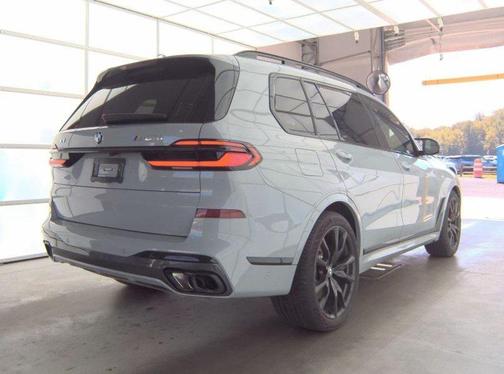 2024 BMW X7 M60i