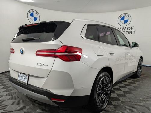 Mineral White Metallic 2026 BMW X3 30 xDrive