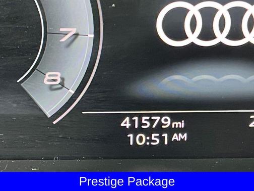 Orca Black Metallic 2021 Audi Q8 55 Prestige