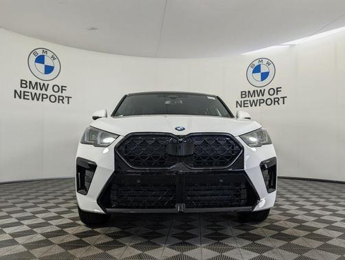 Alpine White 2026 BMW X2 xDrive28i