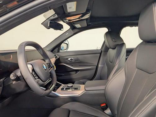 2025 BMW 330 i xDrive