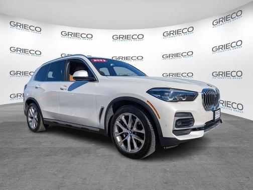 Mineral White Metallic 2023 BMW X5 xDrive40i