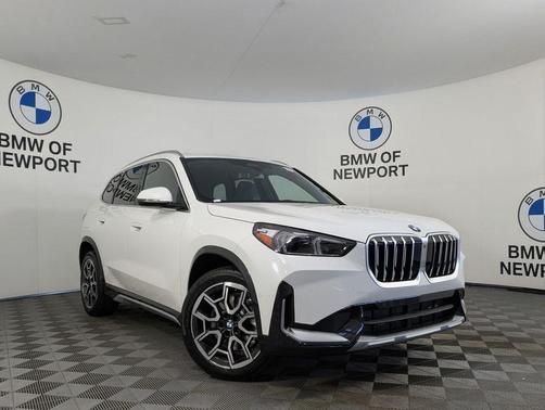 Alpine White 2027 BMW X1 xDrive28i