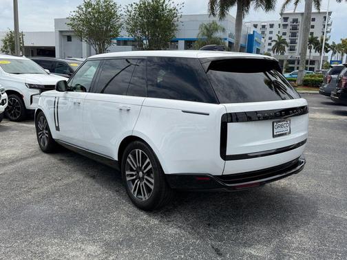 Fuji White 2025 Land Rover Range Rover SE