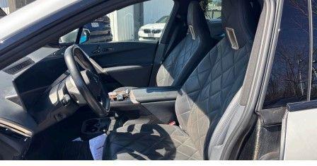 Mineral White Metallic 2023 BMW iX xDrive50