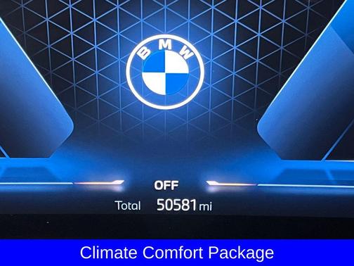 Mineral White Metallic 2024 BMW X7 xDrive40i