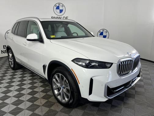 Alpine White 2024 BMW X5 PHEV xDrive50e